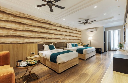 Mansarovar Hotel | Hotel Royal Bagh - Opposite City Park