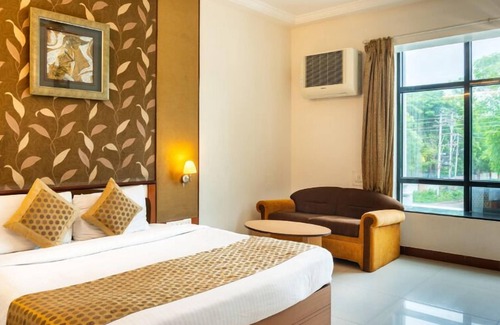 Jalgaon Hotel | Hotel Royal Palace