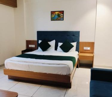 GIDC Hotel | Hotel Royal Park Rooms