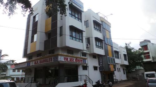 Sangli Cabin | Hotel Royal Residency Executive