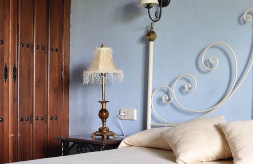 Villanueva de Tapia Hotel | Hotel Rural La Paloma