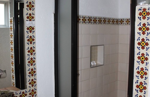 San Sebastian Tutla Hotel | Hotel Rustiko