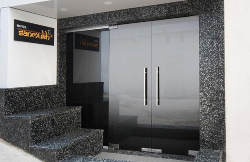 Nathdwara Hotel | Hotel Sanmukh By Adamo