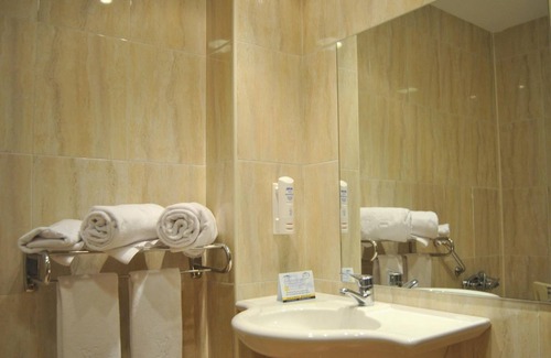 Carbajal de la Legua Hotel | Hotel Santiago de León