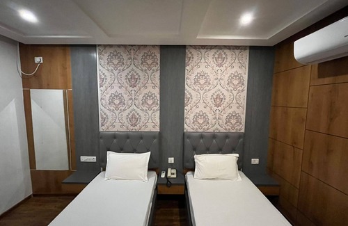 Bela Hotel | Hotel Satyam Inn