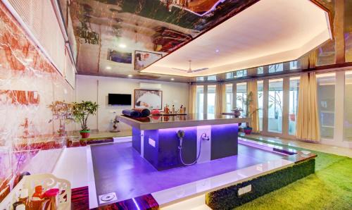 Vapi Hotel | Hotel Shree Daan