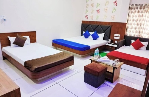 Maheshwar Hotel | Hotel Shree Rajrajeshwar Palace