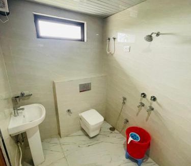 Bahraich Hotel | Hotel Shri Goverdhan