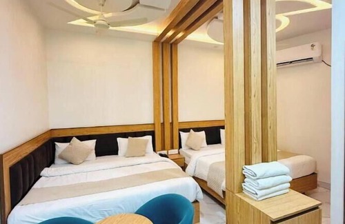 Barsana Hotel | Hotel Shri Radha Orchid