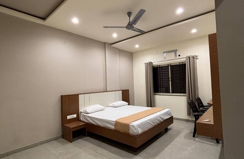 Hungund Cabin | HOTEL SHRI SHRINIVAS RESIDENCY