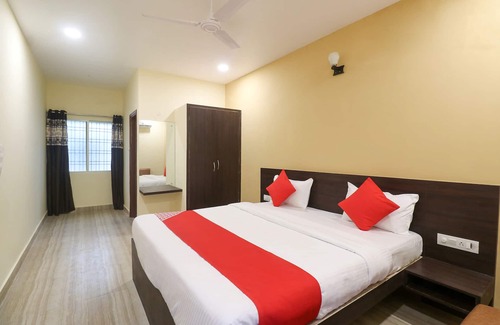 Mughal Sarai Hotel | Hotel Station View Mughalsarai by ShriGo Hotels