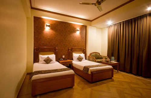 Karol Bagh Hotel | Hotel Sunstar Grand