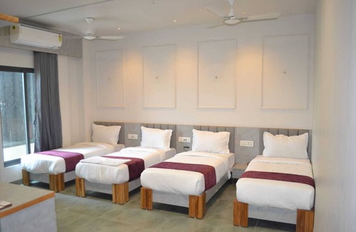 Kadi Hotel | Hotel Sweet Time Restaurant And Banquet