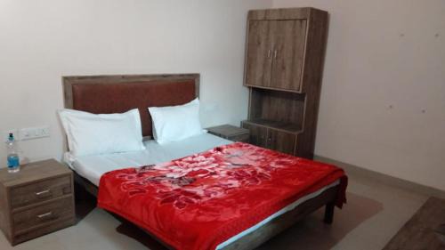 Sector 45 Hotel | Hotel The Diamond Ring 45B