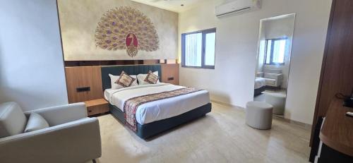 Dwarka Hotel | Hotel The Grand Om Krishna