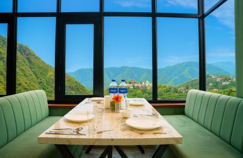 Mussoorie Hotel | Hotel The HSR, Mussoorie #Scenic Mountain View #Premium Rooms #Cafe