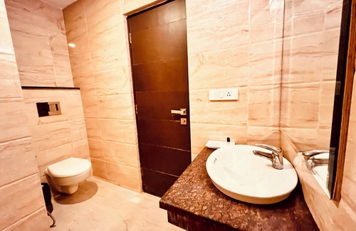 Dehradun Hotel | Hotel The ONIX