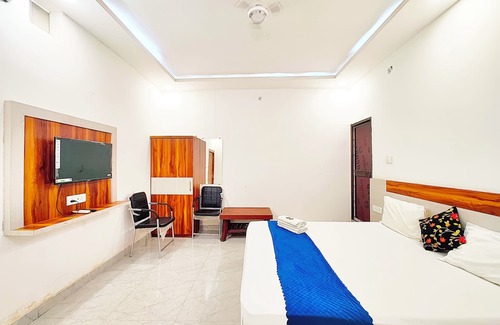 Ayodhya Hotel | Hotel The Ram Krishna Palace Ayodhya