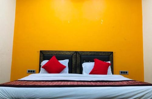 Phagwara Hotel | HOTEL TIP TOP - LPU Law Gate - Family, Students, Couples