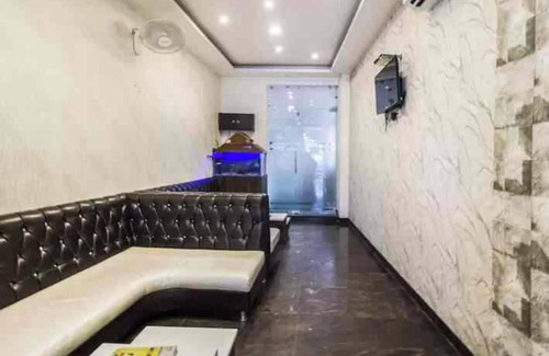 Indira Nagar Hotel | HOTEL Tralveller In LUCKNOW