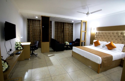 Jammu Hotel | Hotel Trinetar Gardens