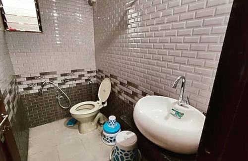 Rajula Hotel | Hotel Tulsi Inn