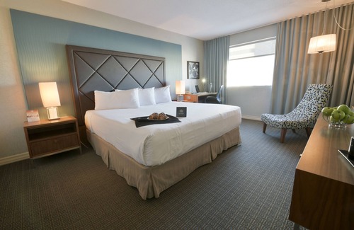 Mercier-Hochelaga-Maisonneuve Hotel | Hotel Universel Montreal