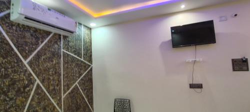 Sanawad Hotel | Hotel Vansh Palace