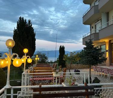 Piskupat Hotel | HOTEL VILA TOSKA