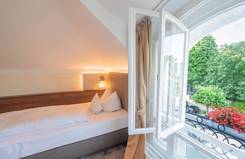 Bad Homburg v.d. Hoehe Hotel | Hotel Villa am Kurpark