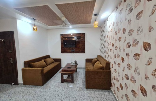 Aligarh Hotel | Hotel Vrindavan Palace