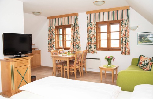 Spitz Hotel | Hotel Weinberghof & Weingut Lagler