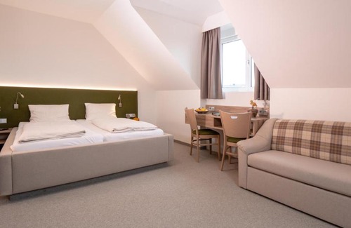 Neustift im Muehlkreis House | Hotel Weiss S