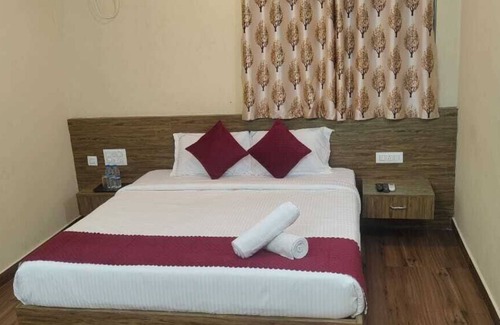 Krishnarajasagar Hotel | hotel white palace