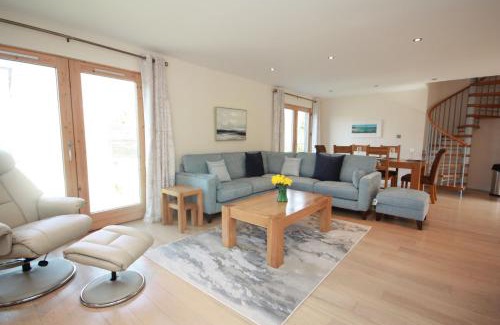 Talland House | House 10