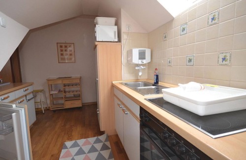 Moelln Apartment | House behind the silver fence - vacation apartment/2 bedrooms/shower, WC