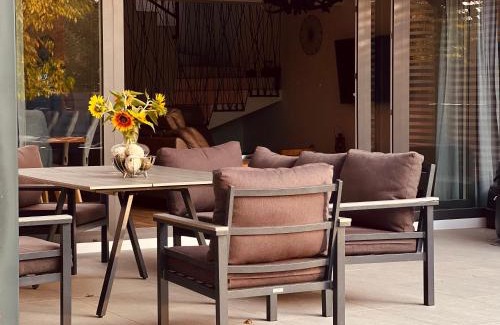 Otocac Villa | House DIKA- sauna & jacuzzi