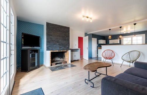 Les Salles-De-Castillon House | House in the Heart of the Vineyards