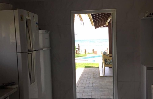 Catu de Abrantes House | House in front of the sea (Pe na Areia)