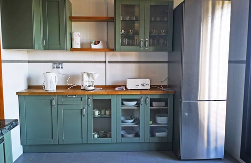 Genil Ski Chalet | House in Granada with views and bus and commercial services.