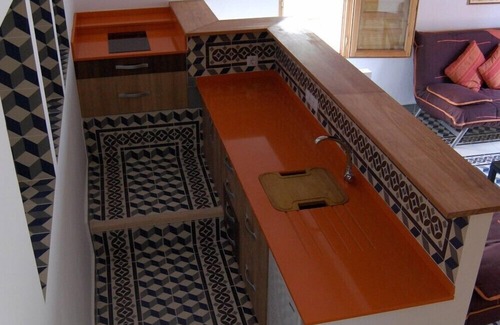 Old Town House | House in Old Town - roof terrace with sea views - 2 mins. to beach