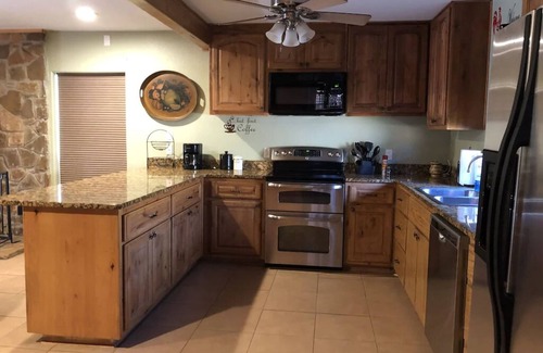 Tow House | House in Texas Hill Country