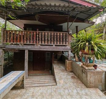 Luang Nuea House | House in the Forest