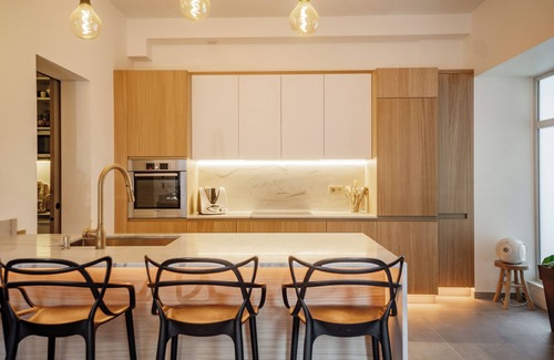 Notre-Dame House | House in the Heart of Versailles, Indoor Pool, Private Cinema, Gym