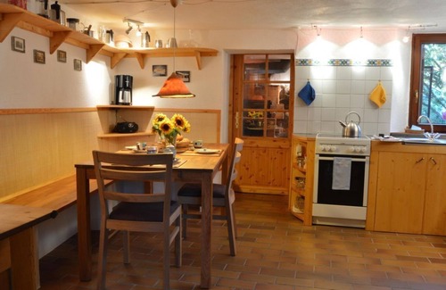 Hunerbach House | House Kaspers - 5-bed cottage, shower and bath/WC, non-smoking