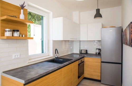 Brsecine House | House Maro-infinty pool with splendid view