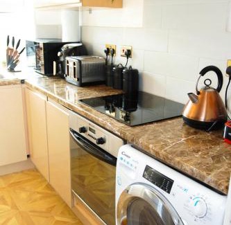 Adamsdown House | House near Cardiff City Centre