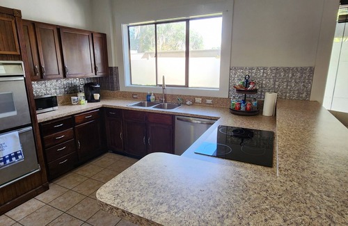 Fairfax House | House near historic Avondale district. Close to shops and attractions.