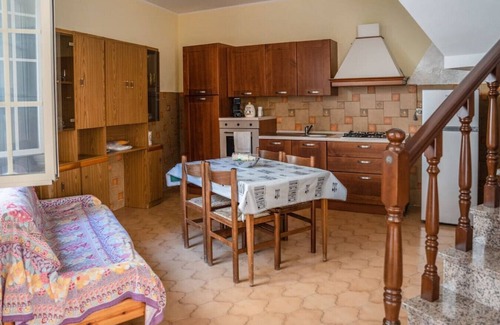 Birori House | House of the Grapevine - Giuliana