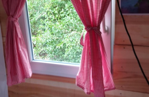 Donji Miholjac Apartment | House on a tree